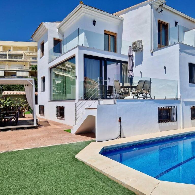 SR Villa Amelie Benalmadena 3BDR with private pool - Villa de 3 dormitorios - 40