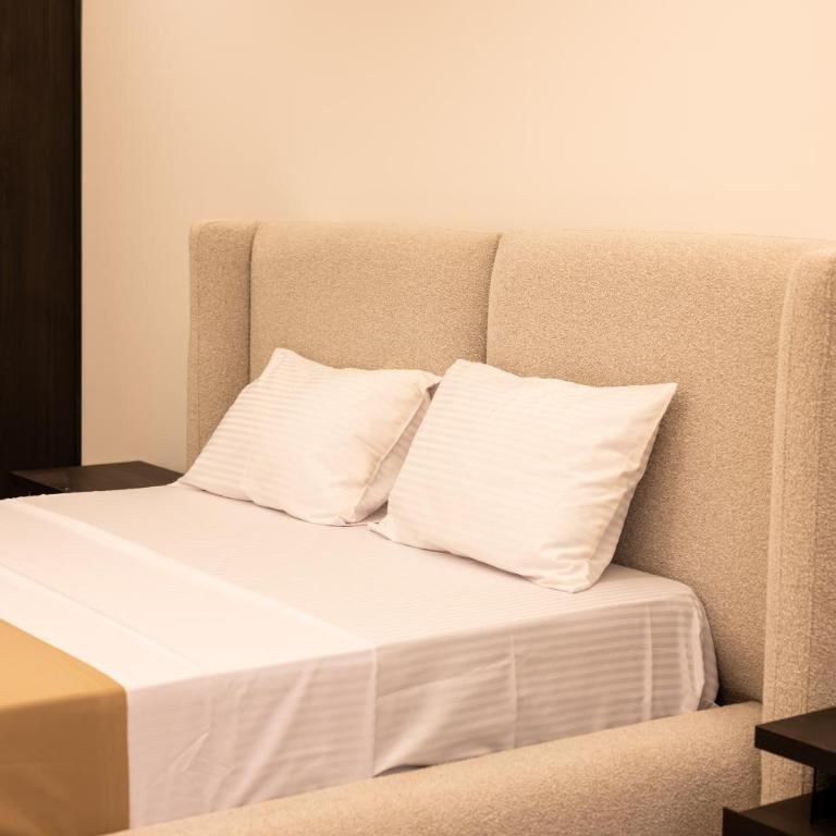 sea and sun luxury apartment - Two-Bedroom Apartment with Terrace and Sea View - 25