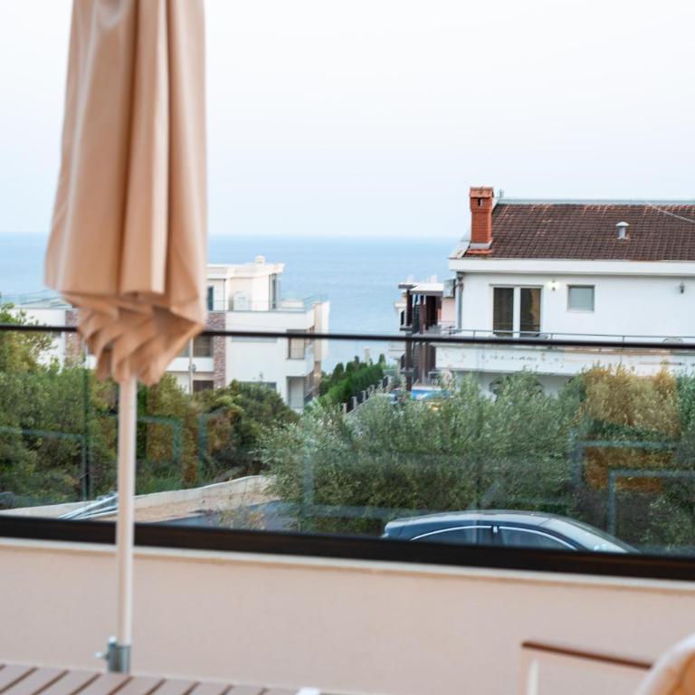 sea and sun luxury apartment - Two-Bedroom Apartment with Terrace and Sea View - 35