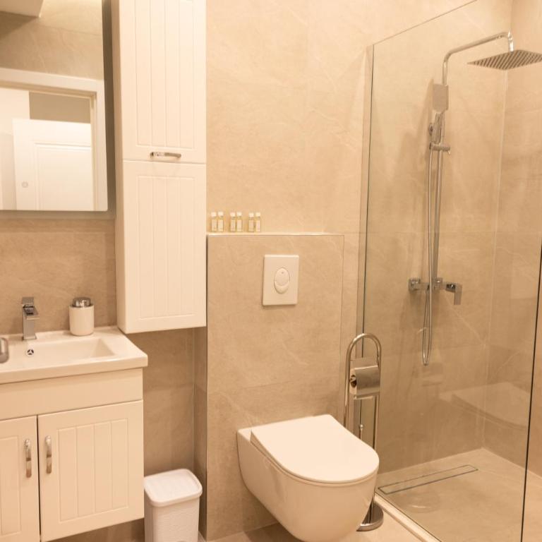 sea and sun luxury apartment - Two-Bedroom Apartment with Terrace and Sea View - 46