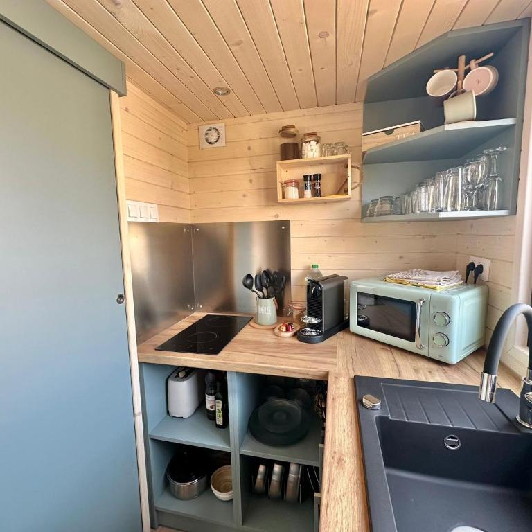 BERCK-PLAGE - Location saisonnière Tiny House insolite - 4 hébergements atypiques avec terrasse privée, proche mer, parking privé et gratuit, idéal weekend romantique, vacances en famille ou groupe - Chalet mit 2 Schlafzimmern - 11