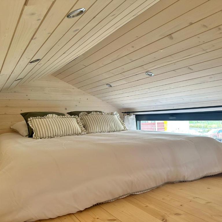 BERCK-PLAGE - Location saisonnière Tiny House insolite - 4 hébergements atypiques avec terrasse privée, proche mer, parking privé et gratuit, idéal weekend romantique, vacances en famille ou groupe - Chalet mit 2 Schlafzimmern - 7