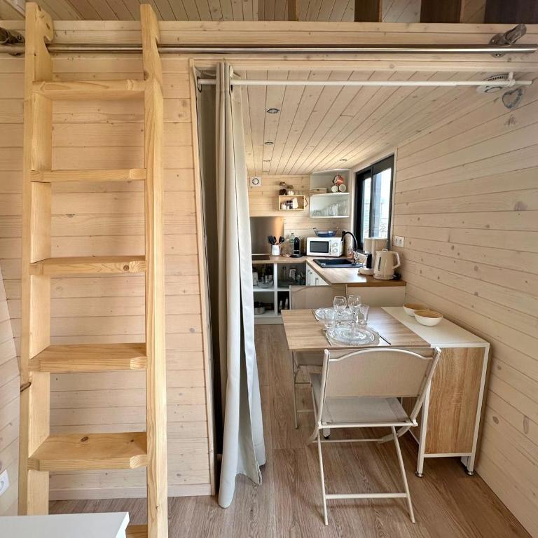 BERCK-PLAGE - Location saisonnière Tiny House insolite - 4 hébergements atypiques avec terrasse privée, proche mer, parking privé et gratuit, idéal weekend romantique, vacances en famille ou groupe - Chalet mit 2 Schlafzimmern - 8