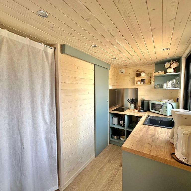 BERCK-PLAGE - Location saisonnière Tiny House insolite - 4 hébergements atypiques avec terrasse privée, proche mer, parking privé et gratuit, idéal weekend romantique, vacances en famille ou groupe - Chalet mit 2 Schlafzimmern - 10