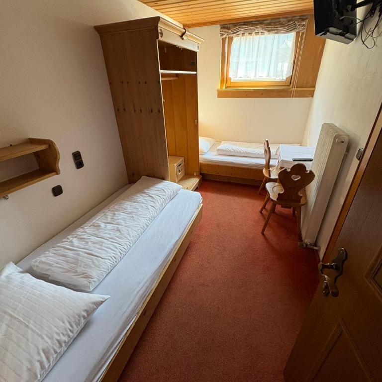 Bergsteiger-Zimmer Pension Obermair - Budget Zweibettzimmer - 2