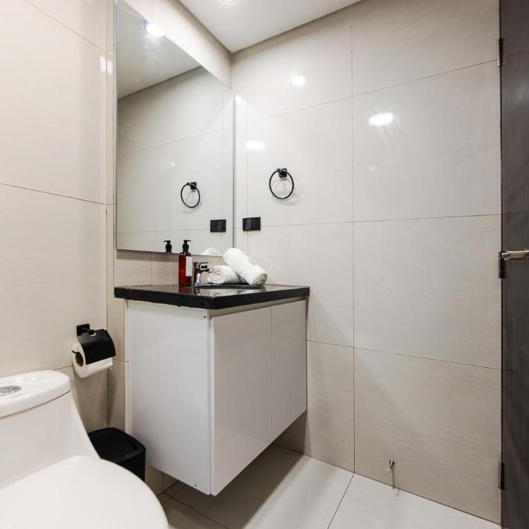 Dark Nicholson - One-Bedroom Apartment - 25