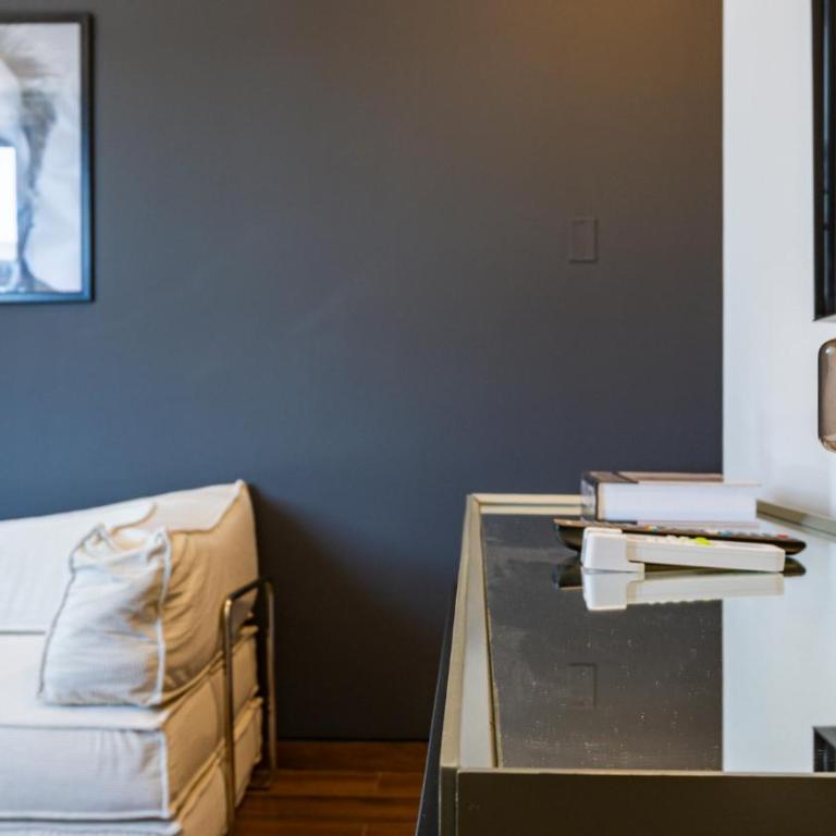 Dark Nicholson - One-Bedroom Apartment - 15