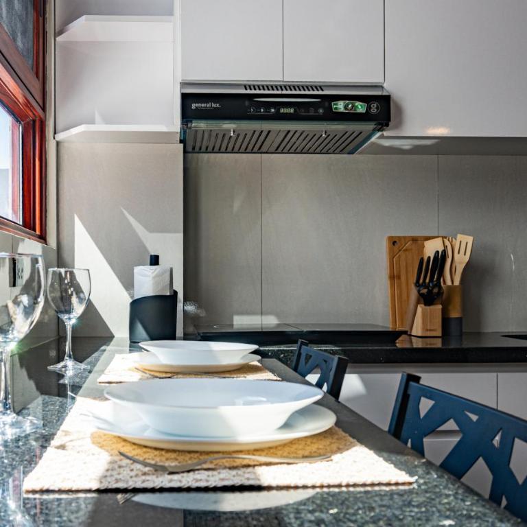 Dark Nicholson - One-Bedroom Apartment - 26