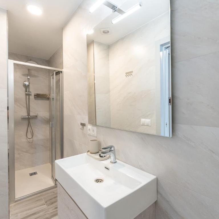 Apartamentos La Placita - Estudio con 1 cama grande - 12
