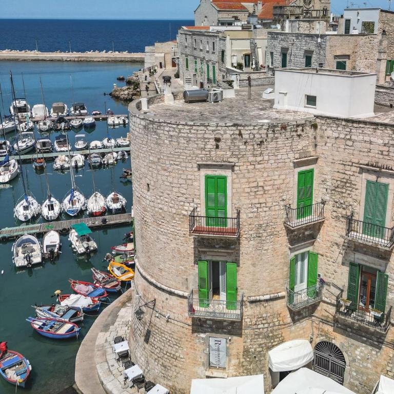 Seven Seas Luxury Apartments - Bari San Girolamo - Apartment with Terrace - 17