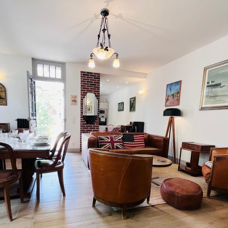 Secret Brick Garden - Villa plein centre Deauville - 7 personnes - jardin - parking - Villa 3 Chambres - 7
