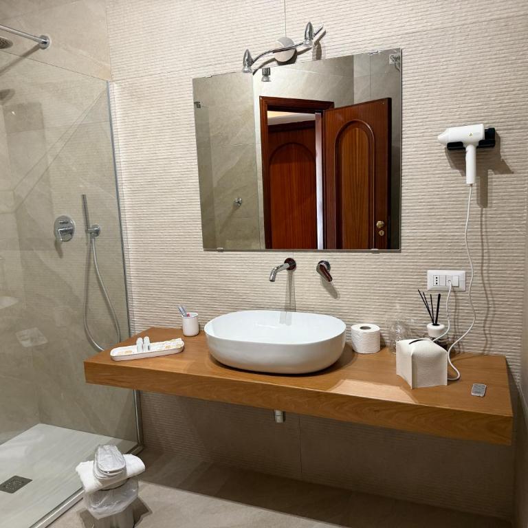 Al San Carlo Rooms - Camera King Deluxe - 9