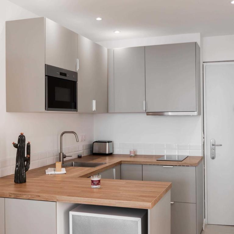 Charming studio - 2P - Sea view - Antibes - Maison de Vacances - 12