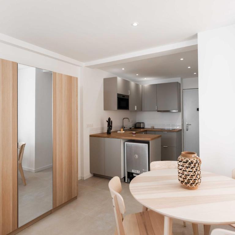 Charming studio - 2P - Sea view - Antibes - Maison de Vacances - 6
