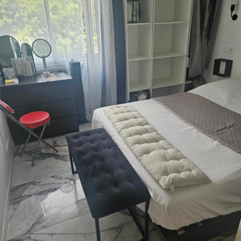 T2 neuf centre ville Saint Raphaël avec terrasse et parking gratuit, prés de la plage et commerces! - Apartment mit 1 Schlafzimmer - 2