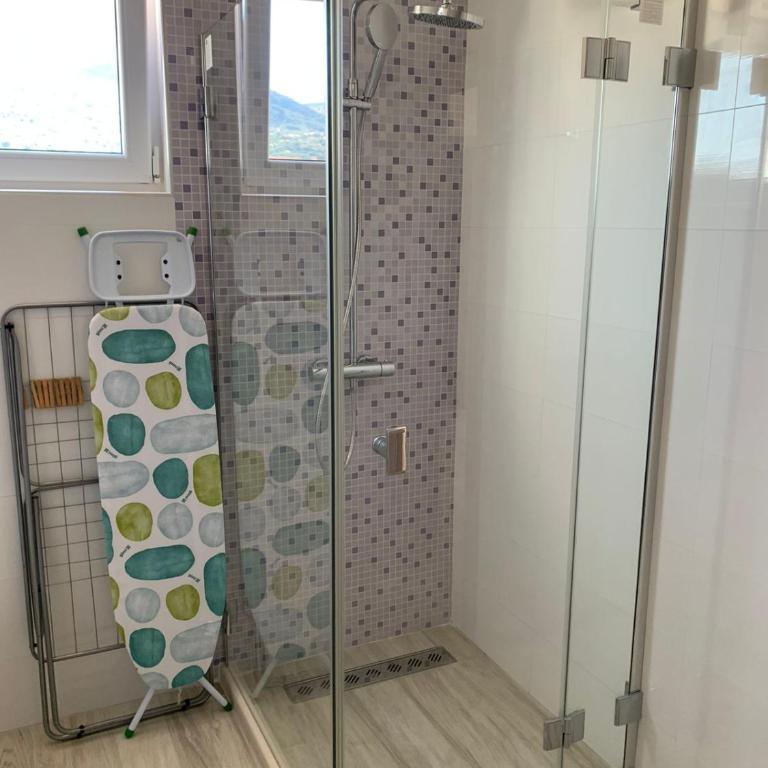 SF Apartments Lux - Two-Bedroom Apartment with Balcony and Sea View - 16