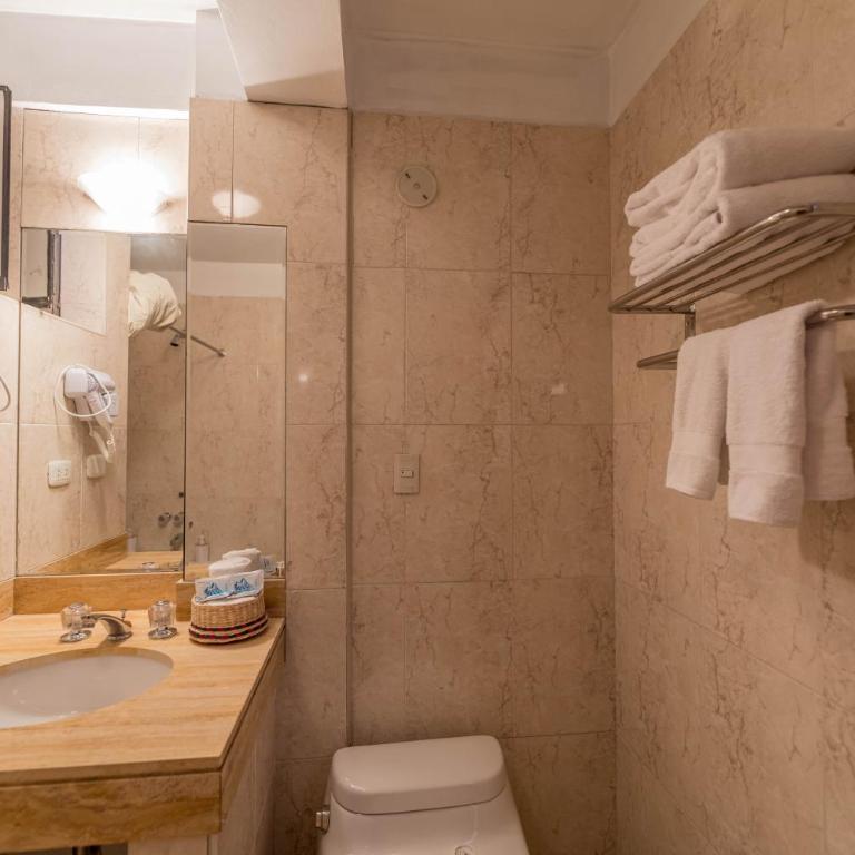 Quechua Plaza Hotel - Deluxe Queen Room with Two Queen Beds - 2