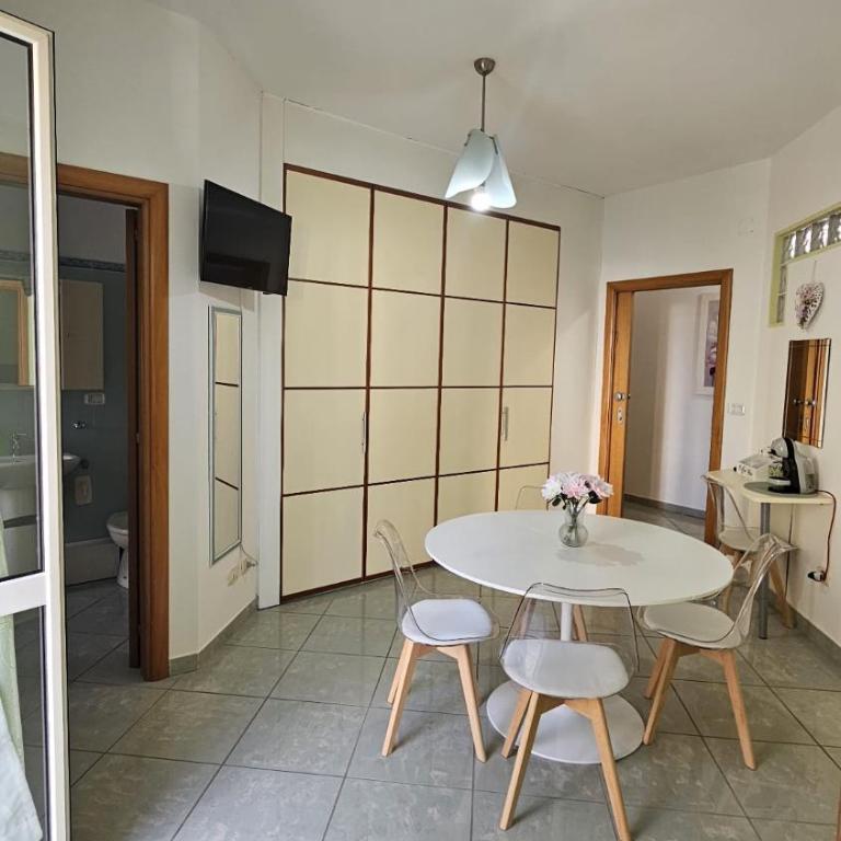 B&B MORFEO - Camera Familiare con Bagno Privato - 10
