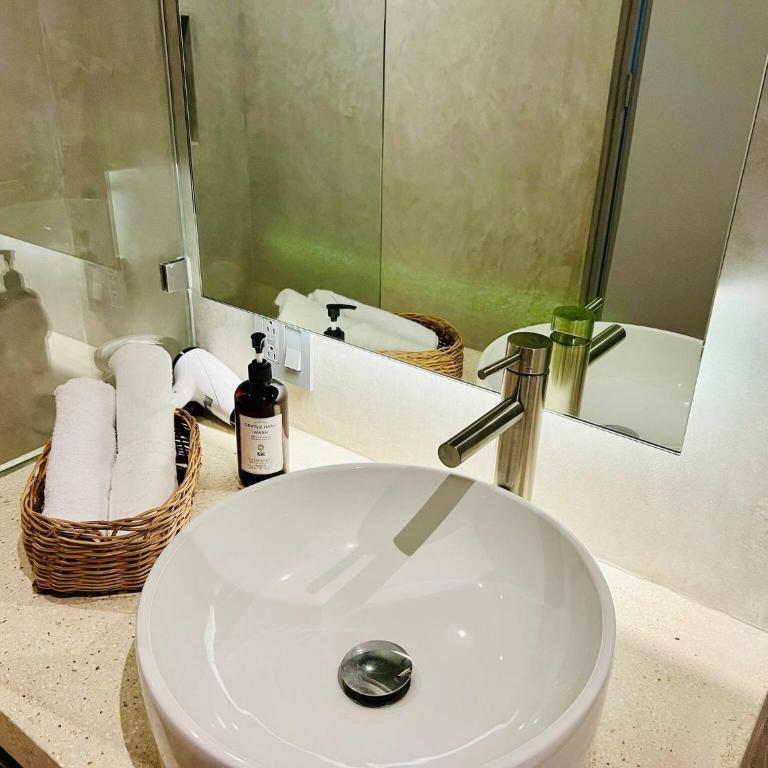 Private Pool New Apartment King Bed Wifi 504 Selva - One-Bedroom Apartment with Pool View - 24