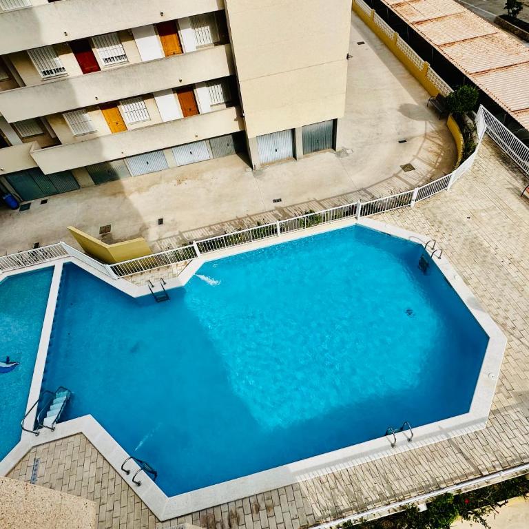 APARTAMENTO 2 Hab CON PISCINA Y GARAJE - Apartamento de 2 dormitorios con terraza y vistas al mar - 1
