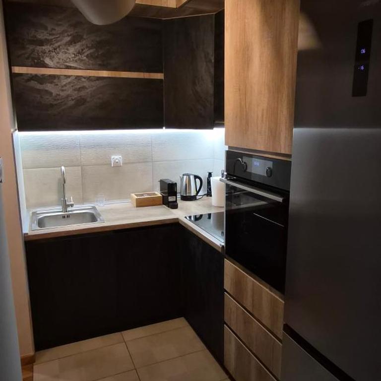 15th Corner Apartment - Two-Bedroom Apartment - 23