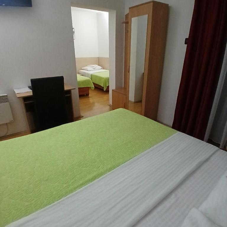 Hotel Viv - Četvorokrevetna Soba - 1