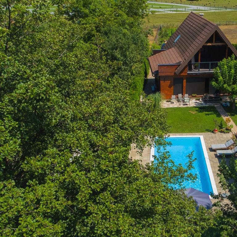 Una Rose - Three-Bedroom Villa - 64