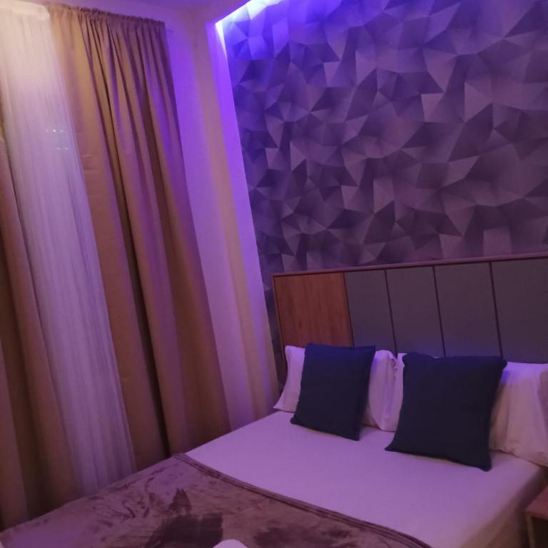 Paradise Suites Madrid - Double Room with Private Bathroom - 6