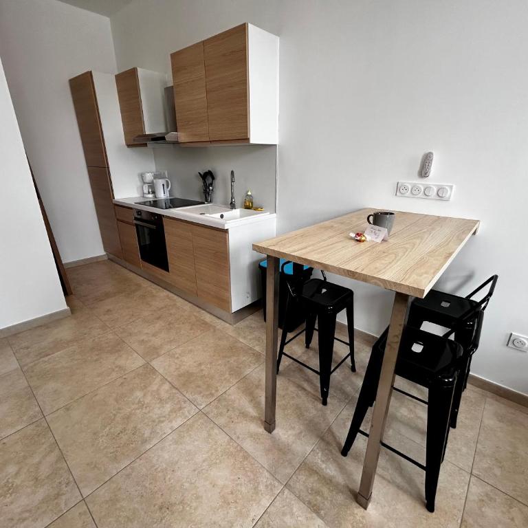 Appartement vue imprenable Vieux-Port et Notre Dame - Studio - Vue sur Mer - 18