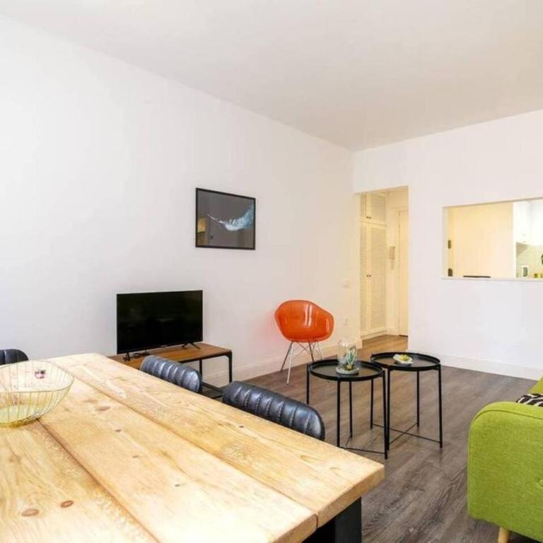 Colorful With Cozy Terrace In Gracia - Apartment - 9