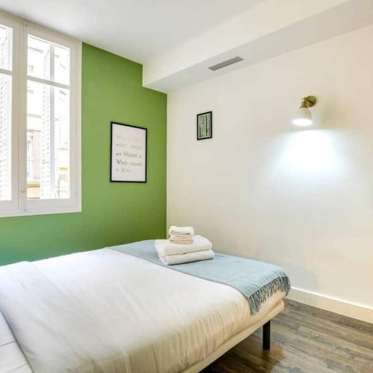 Colorful With Cozy Terrace In Gracia - Apartment - 12