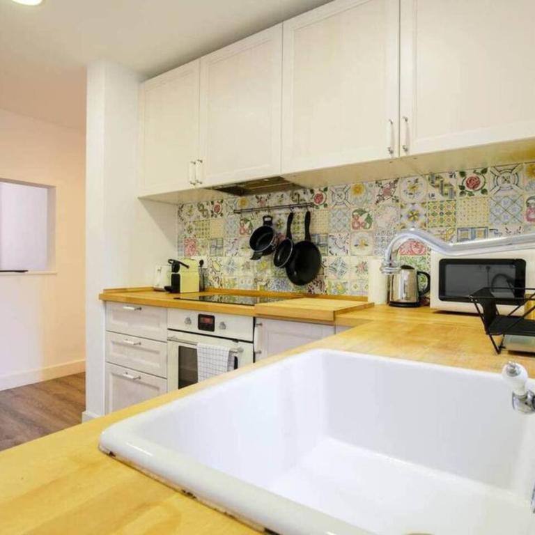 Colorful With Cozy Terrace In Gracia - Apartment - 21
