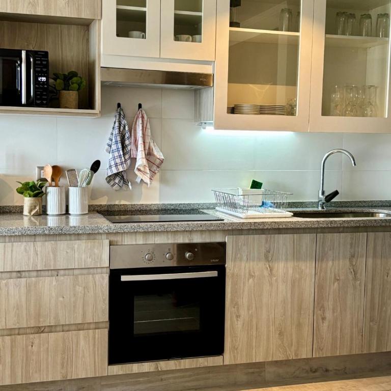 Departamento nuevo, amoblado, gran vista al mar, a pasos de la playa - Two-Bedroom Apartment - 11