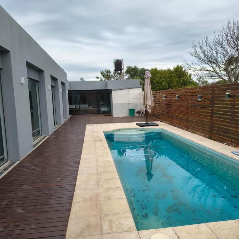 Cabaña La Luisa DOS pileta quincho salon - Three-Bedroom House - 1