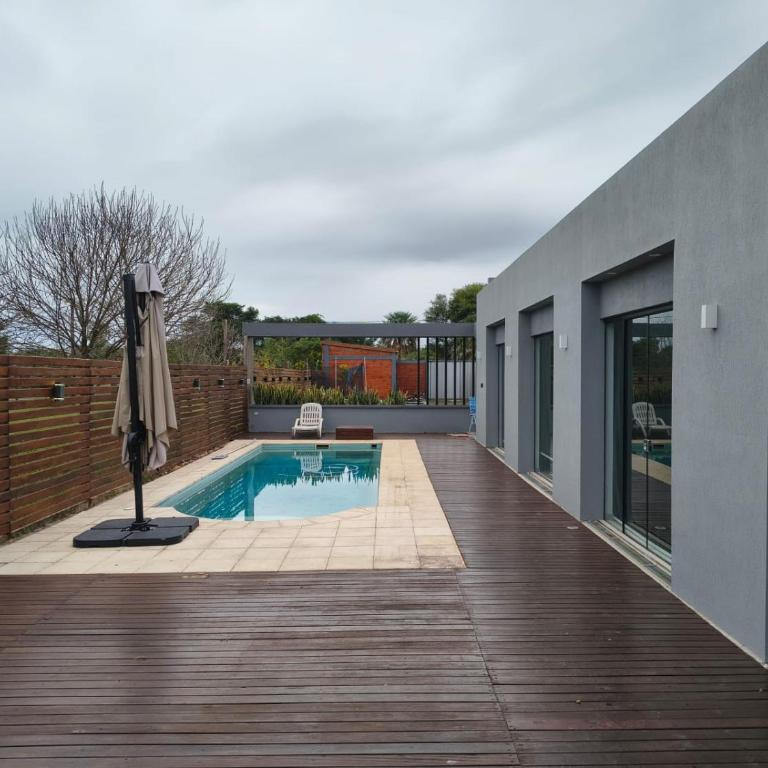 Cabaña La Luisa DOS pileta quincho salon - Three-Bedroom House - 2