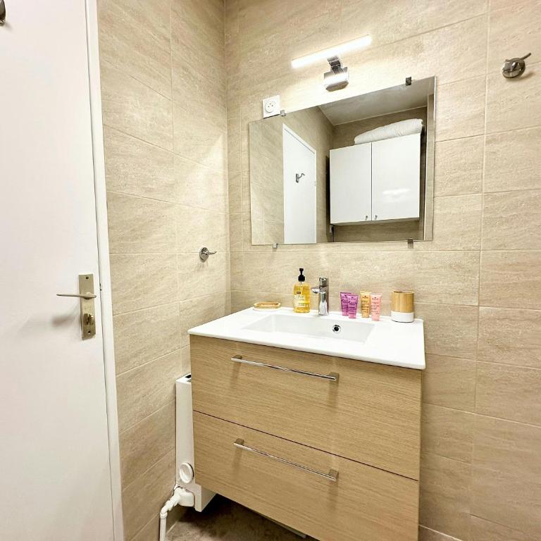 50 des plages Jolie studio centre juan les pins - Appartement - 15