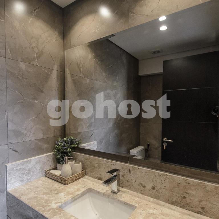 Brand new 1 BR apt minutes from the Airport - Apartment - 17