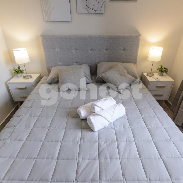 Brand new 1 BR apt minutes from the Airport - Apartment - 16