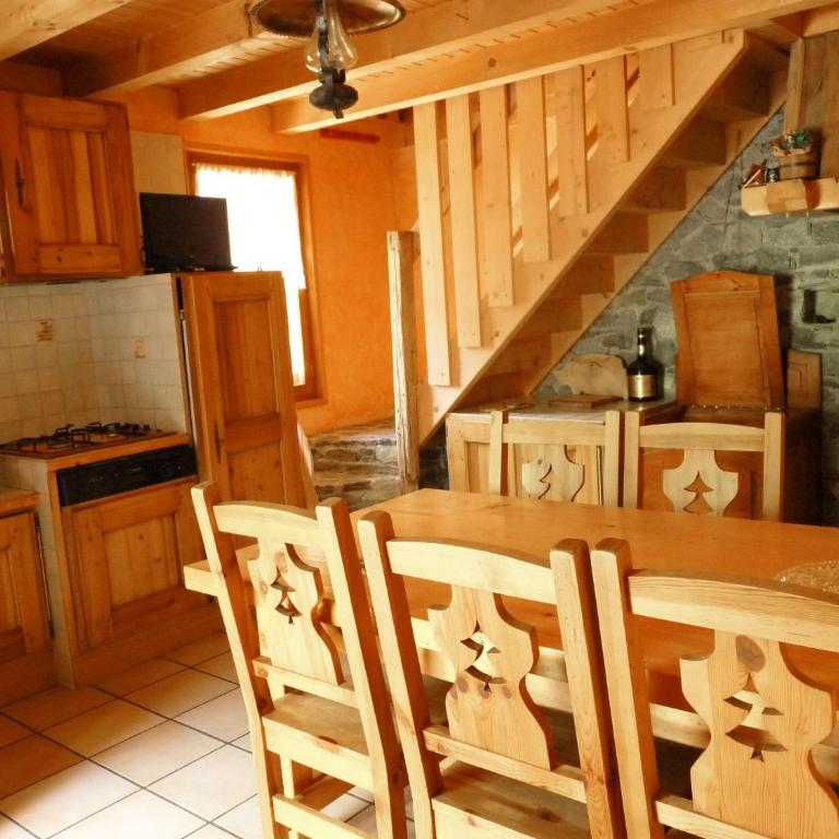 Chalet les marmottes - Two-Bedroom Chalet - 3
