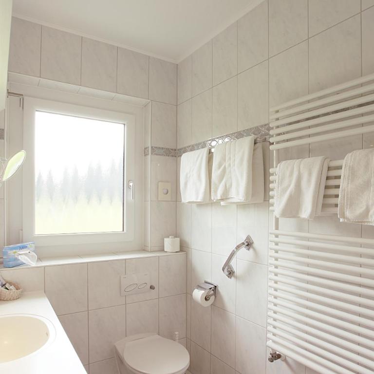 Wittelsbacher Hof - Standard Doppelzimmer mit Südbalkon - 1