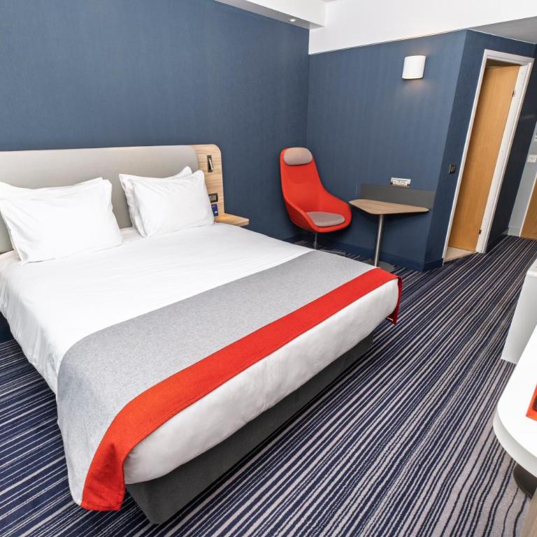 Holiday Inn Express Geneva Airport by IHG - Chambre Standard avec Petit-Déjeuner Gratuit - 2