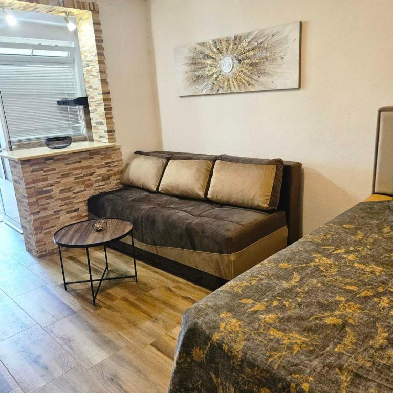Cozy Nest Studio Bar - Apartment - 2