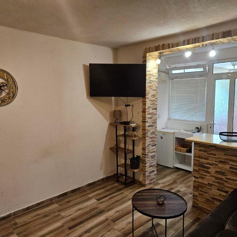 Cozy Nest Studio Bar - Apartment - 6
