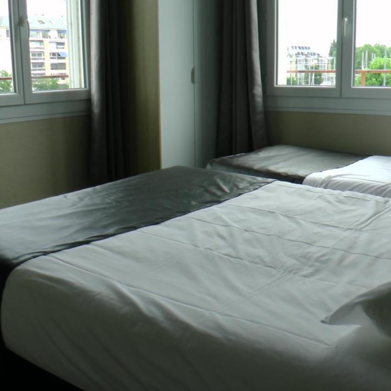 Hotel De l'Univers - Chambre Triple - Vue sur Port - 6