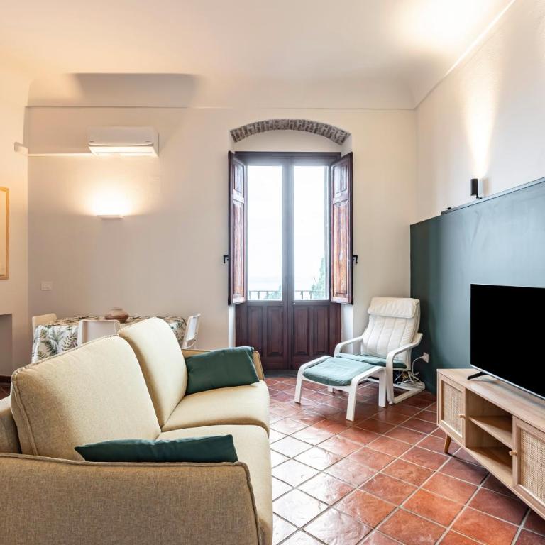 GuestHost - Love and Light in Taormina - One-Bedroom Apartment - 2