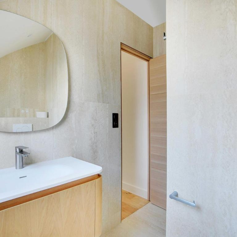 Apt a c 1BR 2P - Saint-Lazare Les Champs Elysée - One-Bedroom Apartment - 5