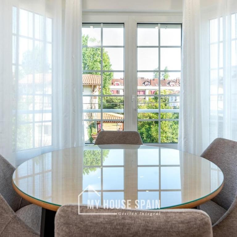 MyHouseSpain - Hermosa casa con jardín en Gijón - Casa de 5 dormitorios - 5