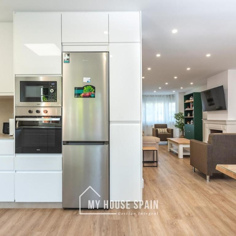 MyHouseSpain - Hermosa casa con jardín en Gijón - Casa de 5 dormitorios - 11