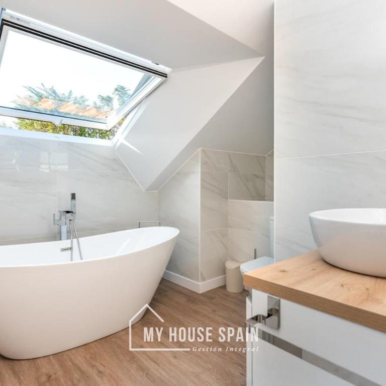 MyHouseSpain - Hermosa casa con jardín en Gijón - Casa de 5 dormitorios - 16