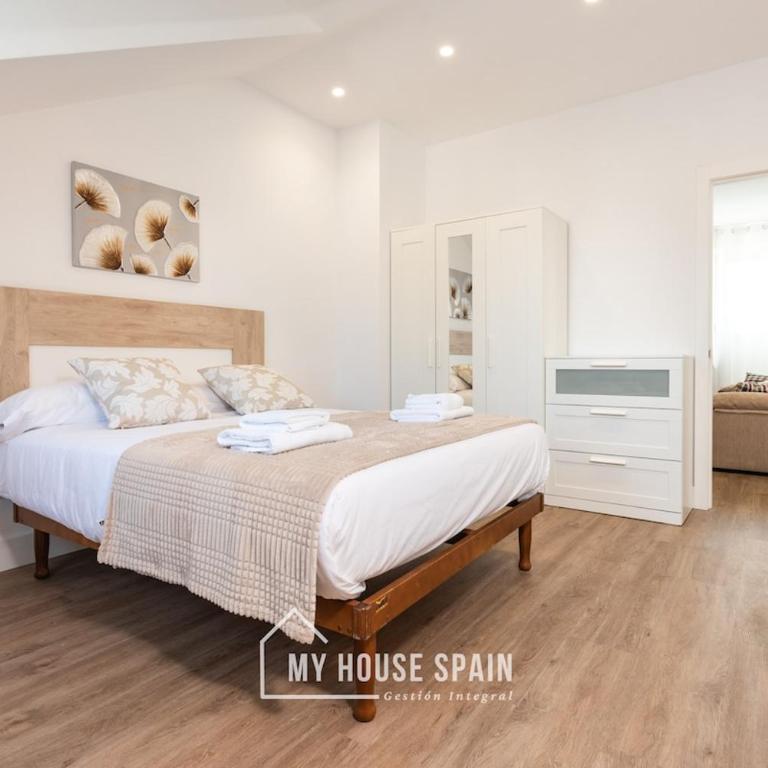MyHouseSpain - Hermosa casa con jardín en Gijón - Casa de 5 dormitorios - 23